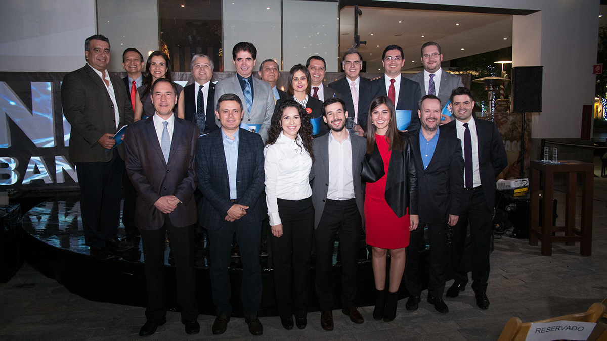 Ceremonia de clausura de Nexo Banregio con el World Trade Center Monterrey de la Universidad Autónoma de Nuevo León