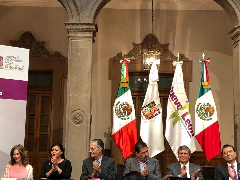 De la Peña, quien fue el primer presidente de la Comisión Estatal Electoral como organismo ciudadanizado, y encabezaba el Consejo Estatal de Mejora Regulatoria, ofreció manejar el Instituto con honestidad, transparencia y eficiencia.
