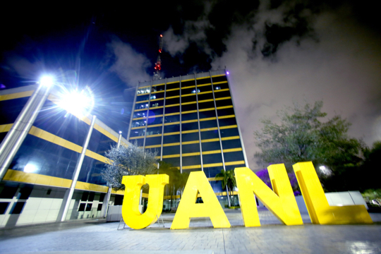 Reunión directiva para analizar el Plan de Desarrollo Institucional al 2030