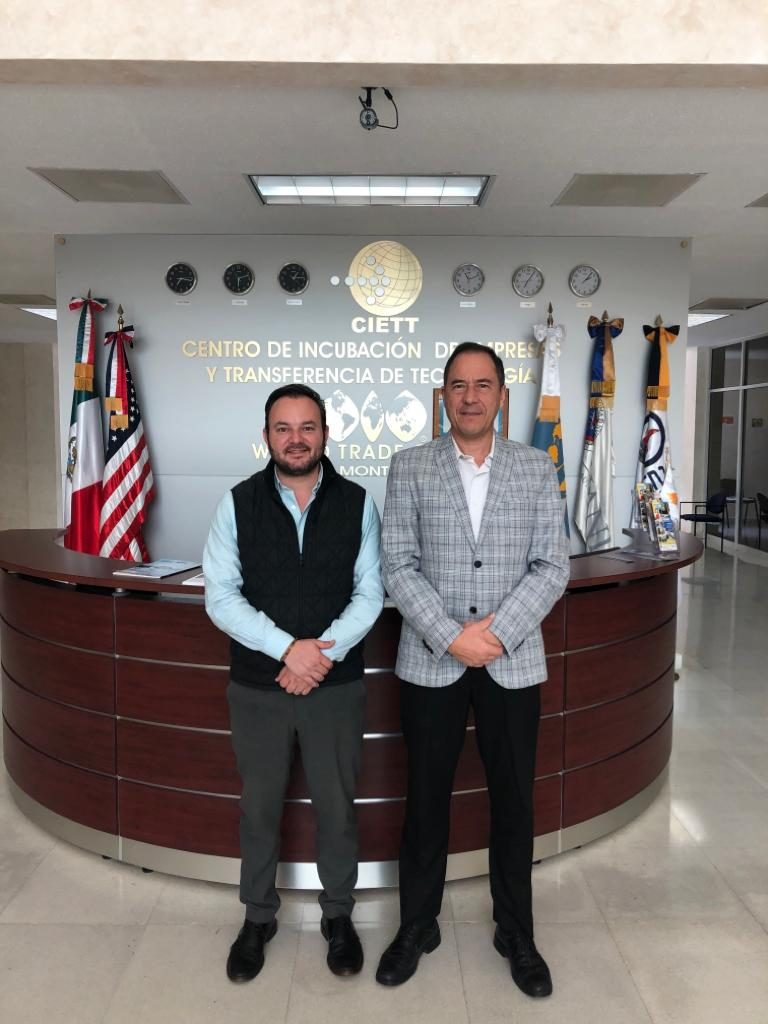 Adrián Fernández conoce el programa desarrollo de PyMES