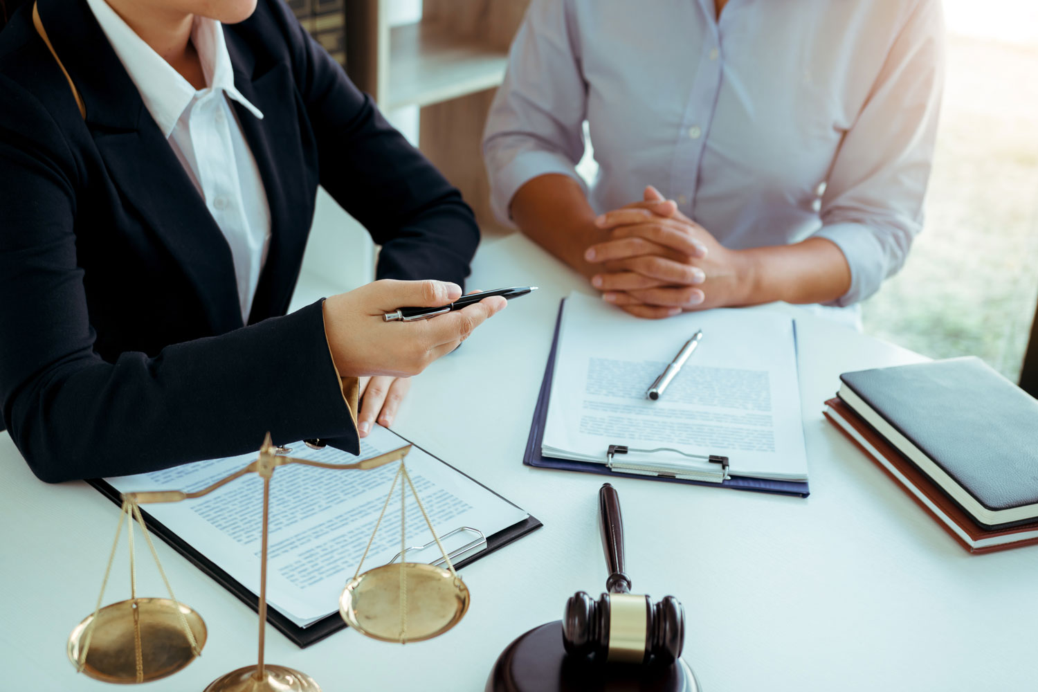 Importancia del Cumplimiento Legal y la Salud Financiera en PYMES: Bases para la Estabilidad y el Escalamiento